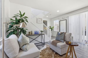 014_F8_415 N Ventura St