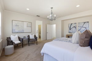 016_F8_415 N Ventura St