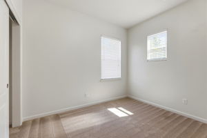 020_F8_415 N Ventura St