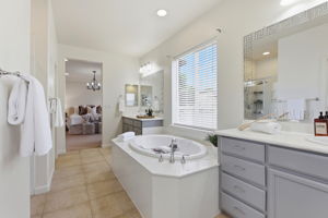 027_F8_415 N Ventura St