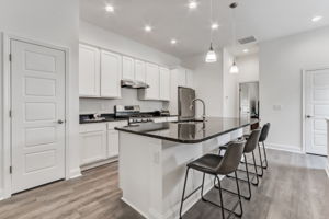 Kitchen/Breakfast Area