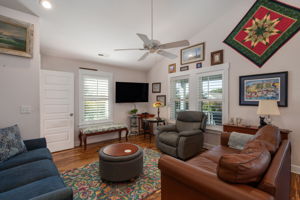 415-W-Barracuda-TL-Living