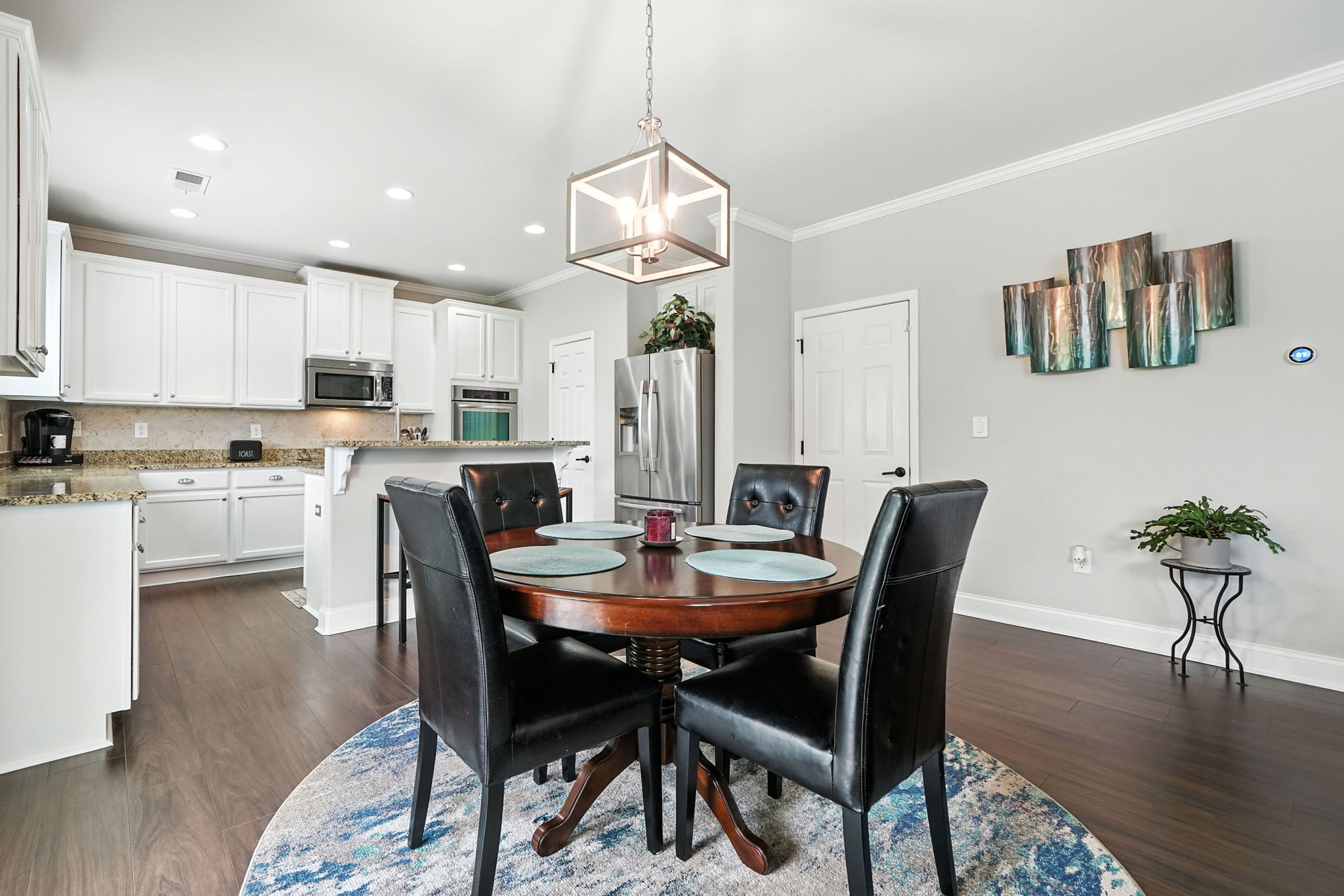Kitchen/Breakfast Area