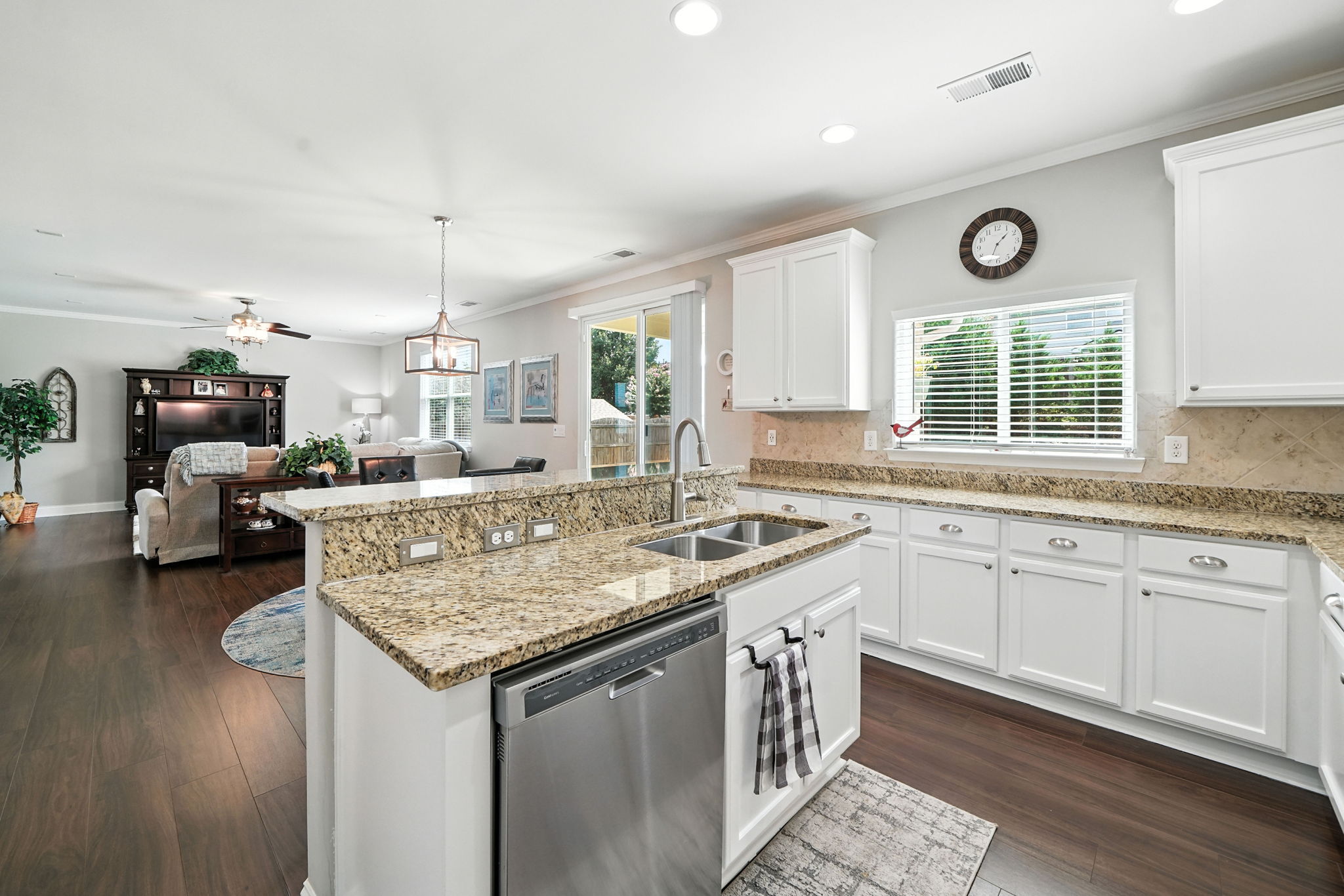 Kitchen/Breakfast Area