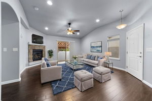 4-web-or-mls-VIBE4615 - Living Room - Modern - 3