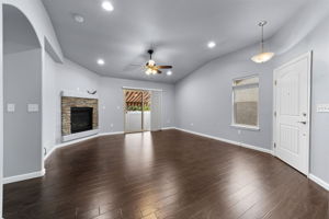 4-web-or-mls-VIBE4615