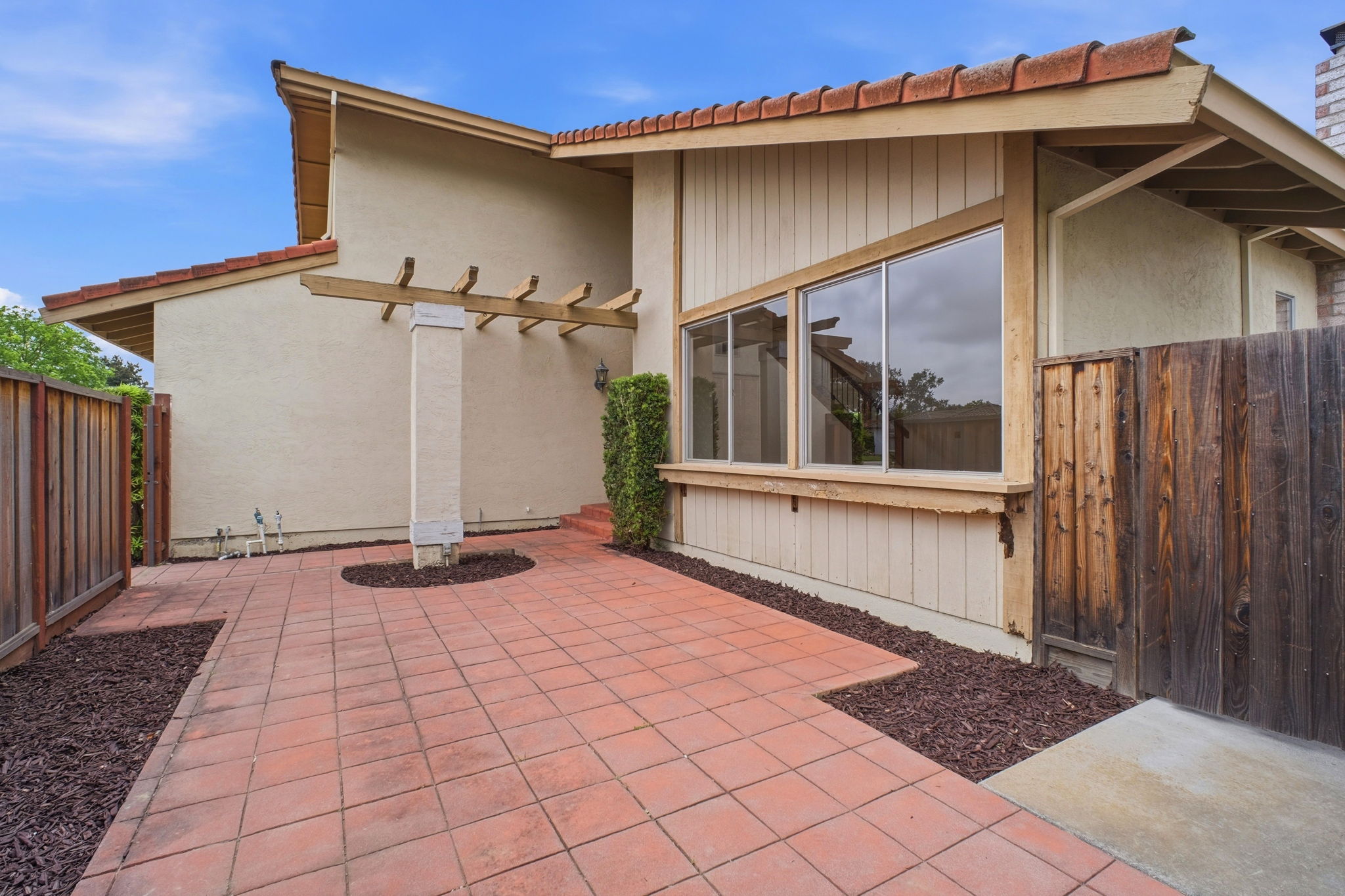 004_F8_4157 Isola Dr