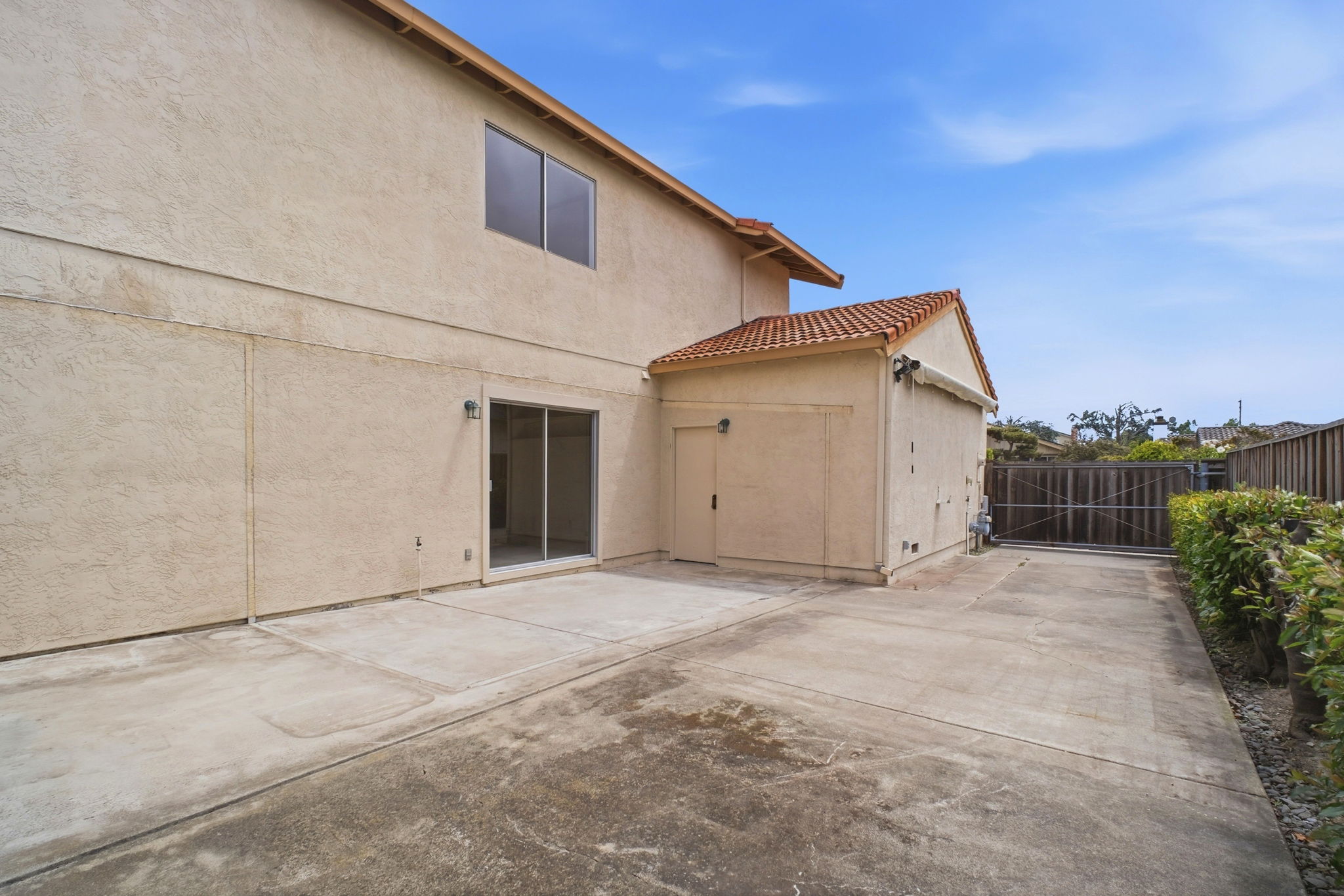 040_F8_4157 Isola Dr