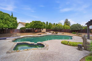 046_F8_4157 Isola Dr