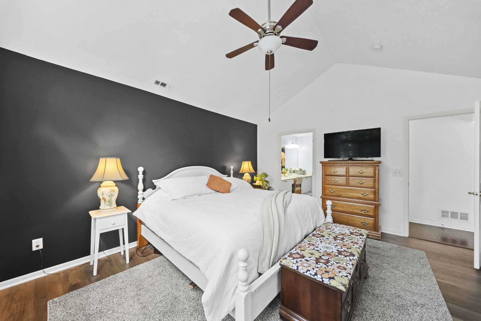  Photo 35