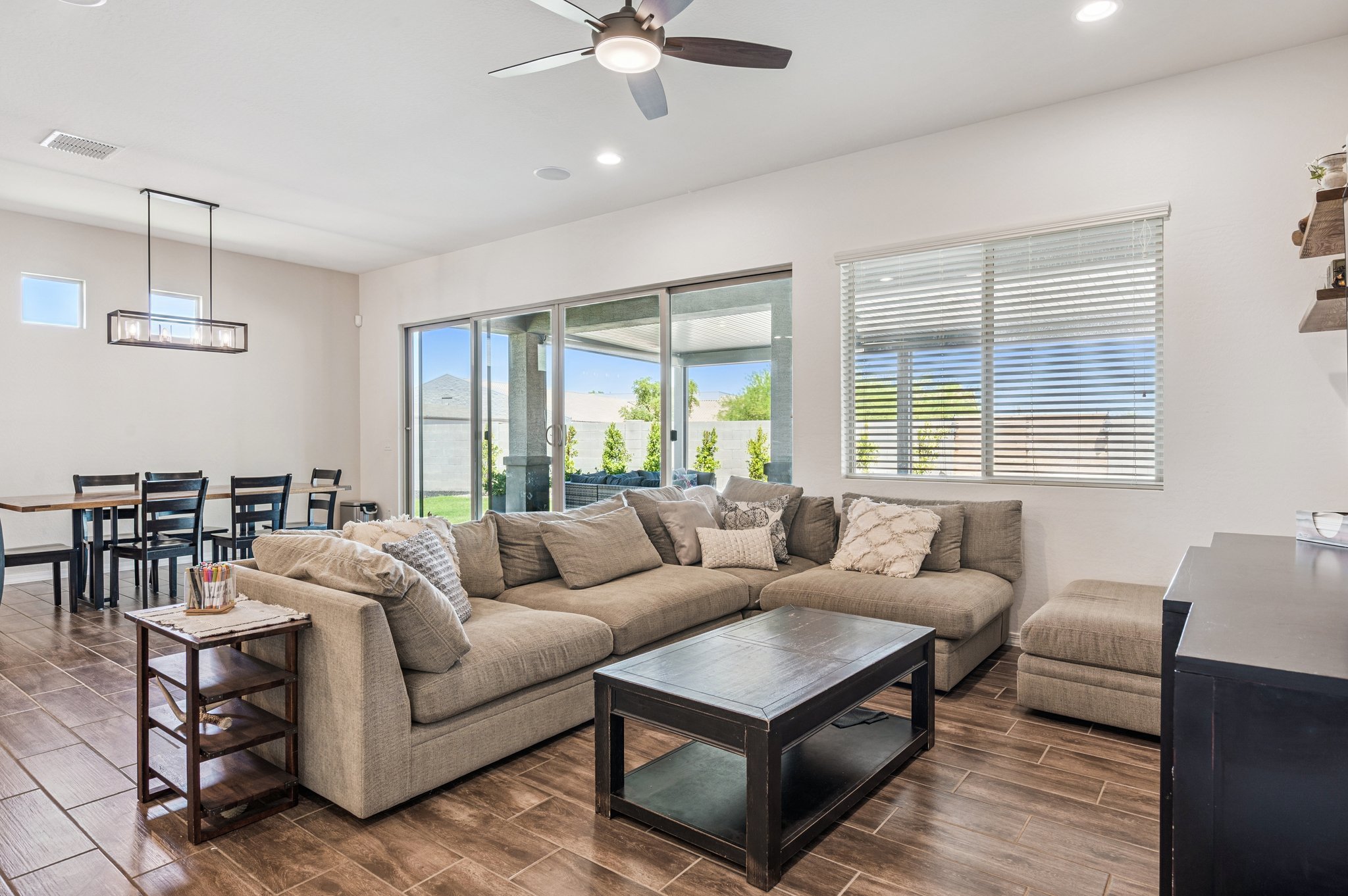 41574 W Cielo Ln - 016.jpg