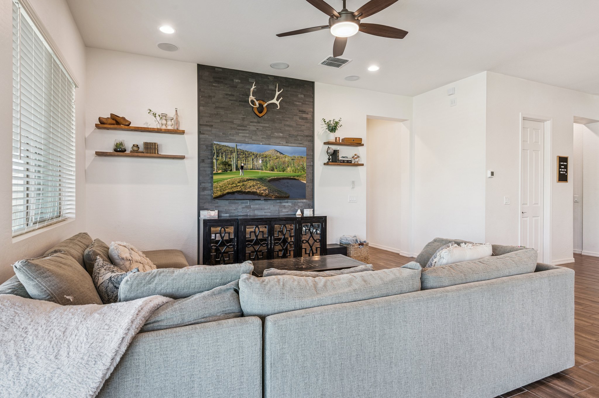 41574 W Cielo Ln - 017.jpg