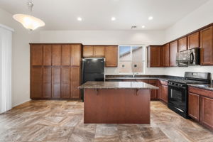 Kitchen (2)