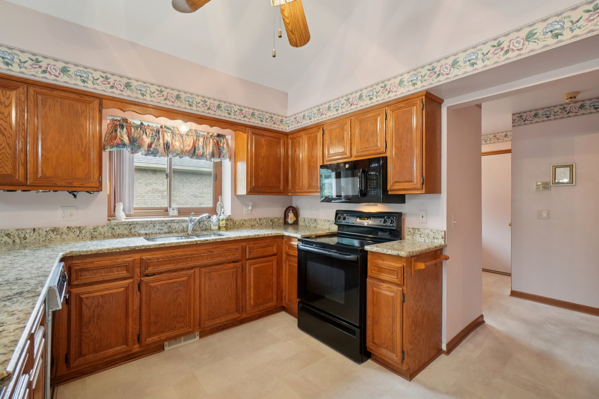 Red Oak Dr-S0907-012.jpg