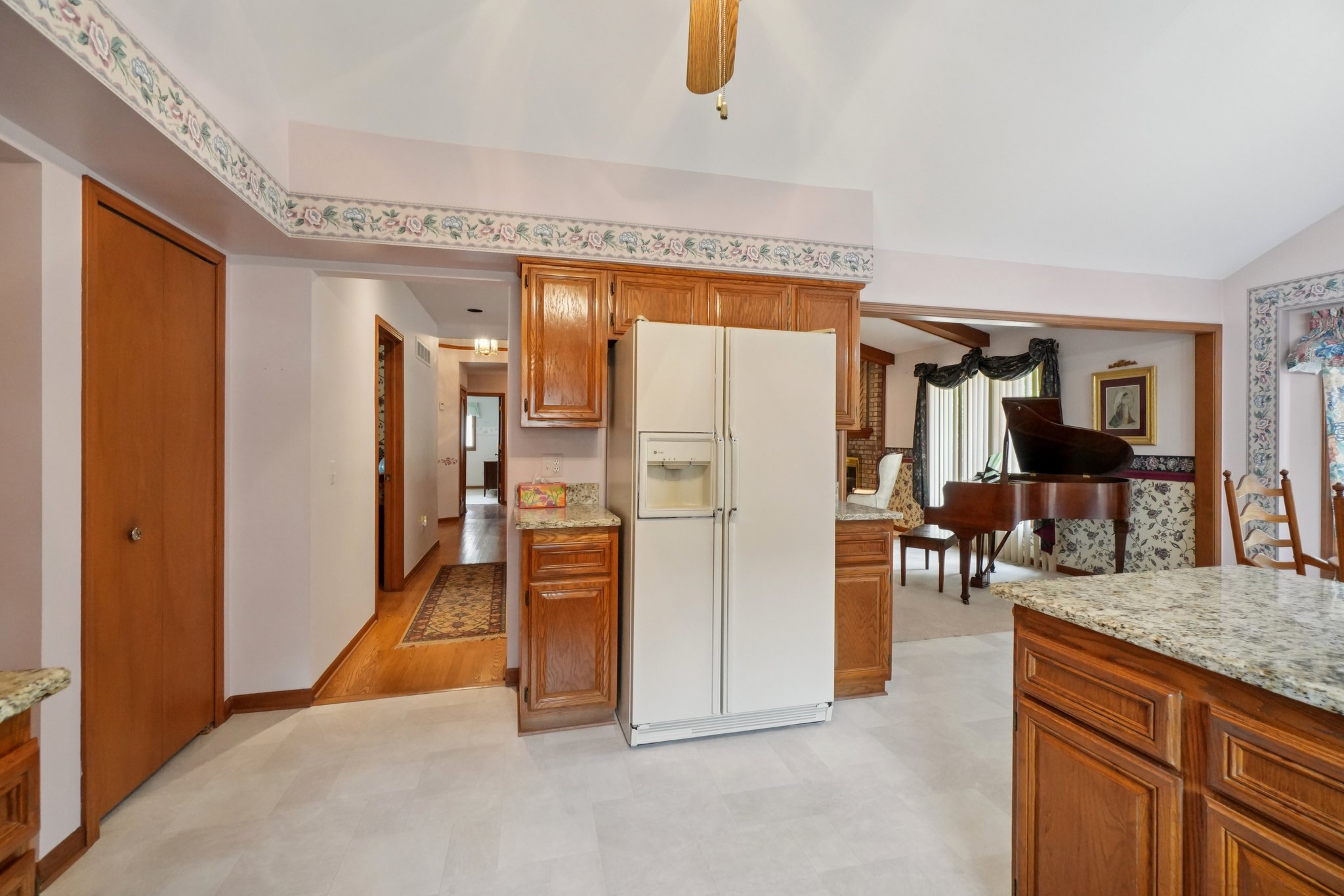 Red Oak Dr-S0907-014.jpg