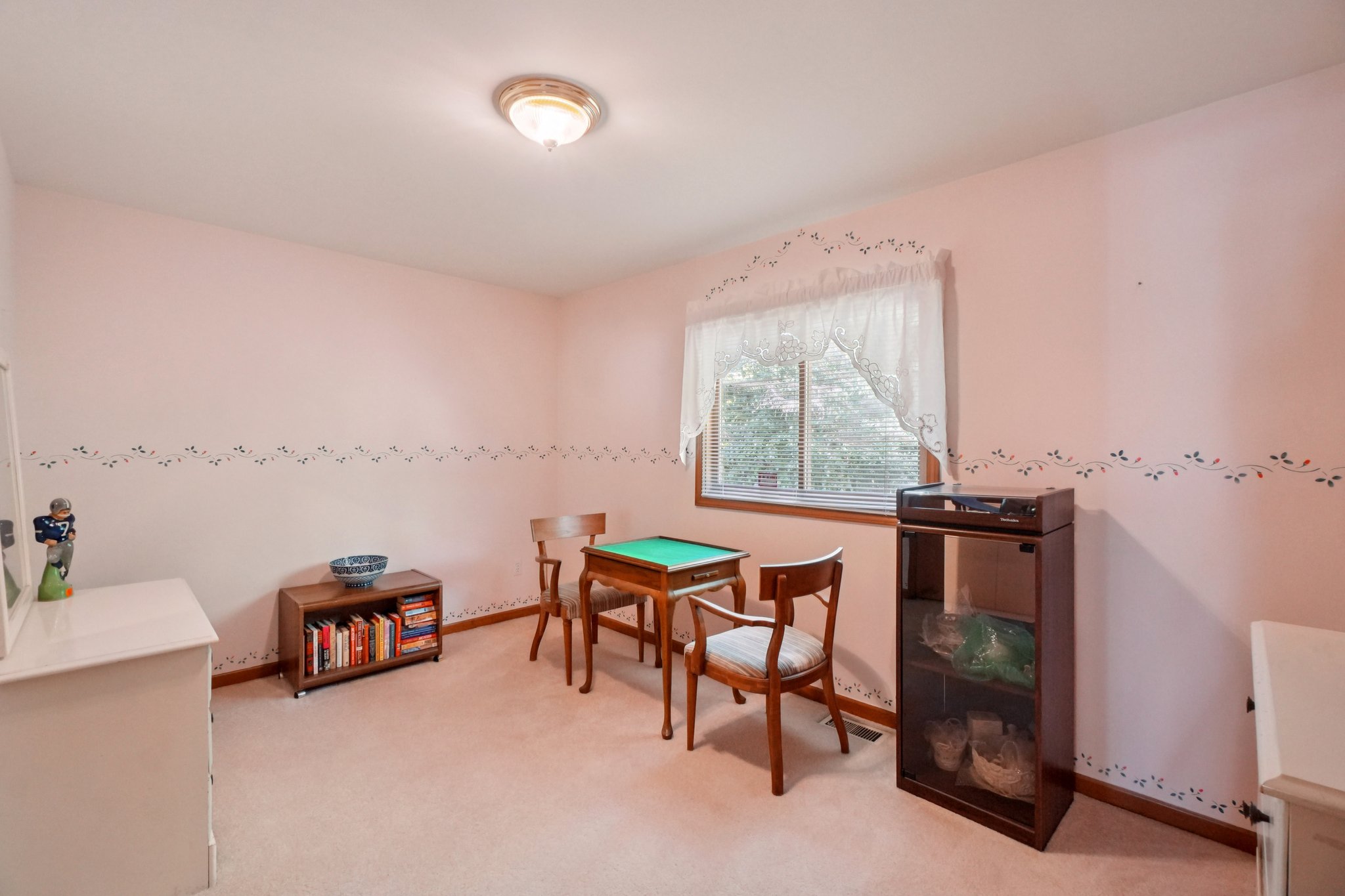 Red Oak Dr-S0907-025.jpg