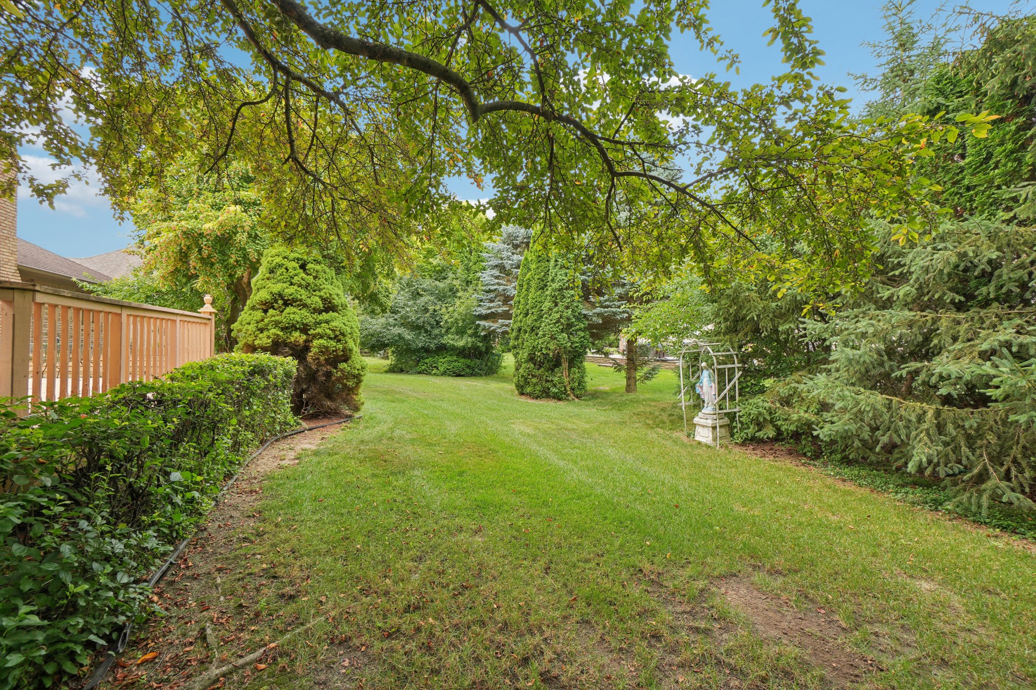 Red Oak Dr-S0907-036.jpg