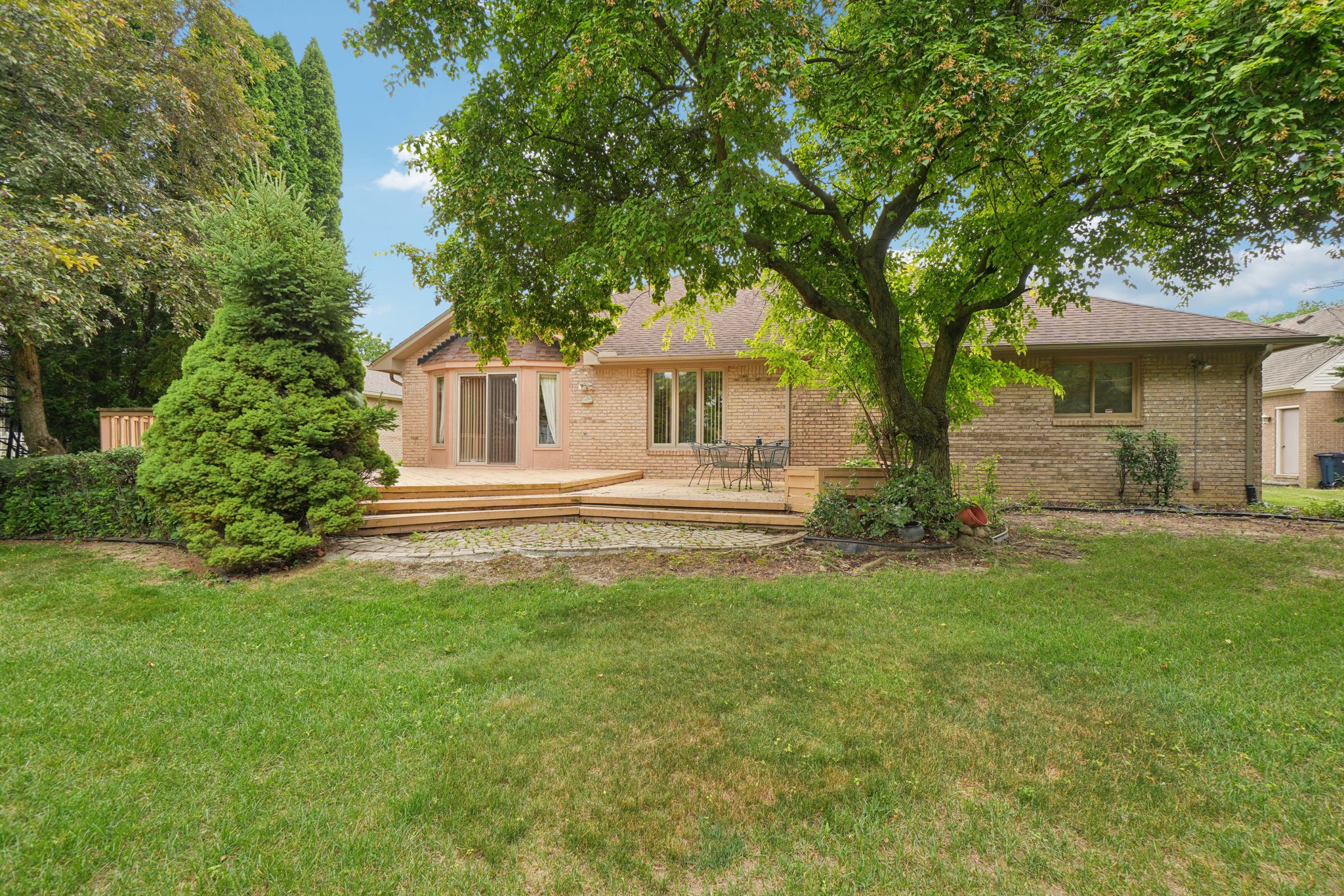 Red Oak Dr-S0907-037.jpg