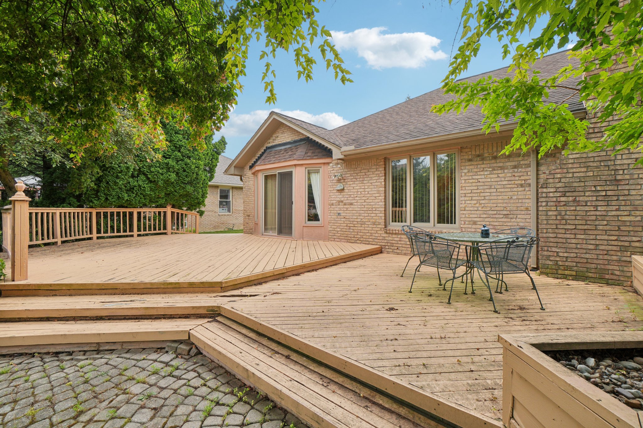 Red Oak Dr-S0907-038.jpg