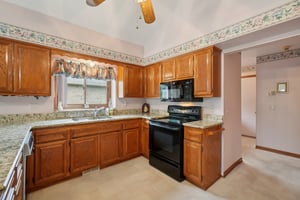 Red Oak Dr-S0907-012.jpg