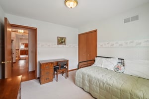 Red Oak Dr-S0907-022.jpg