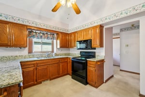 Red Oak Dr-S0610-013.jpg