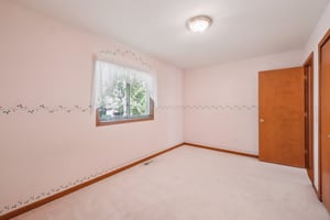 Red Oak Dr-S0610-021.jpg