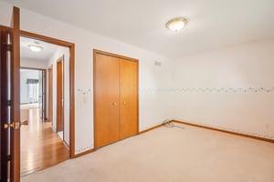 Red Oak Dr-S0610-022.jpg