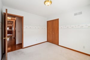 Red Oak Dr-S0610-026.jpg