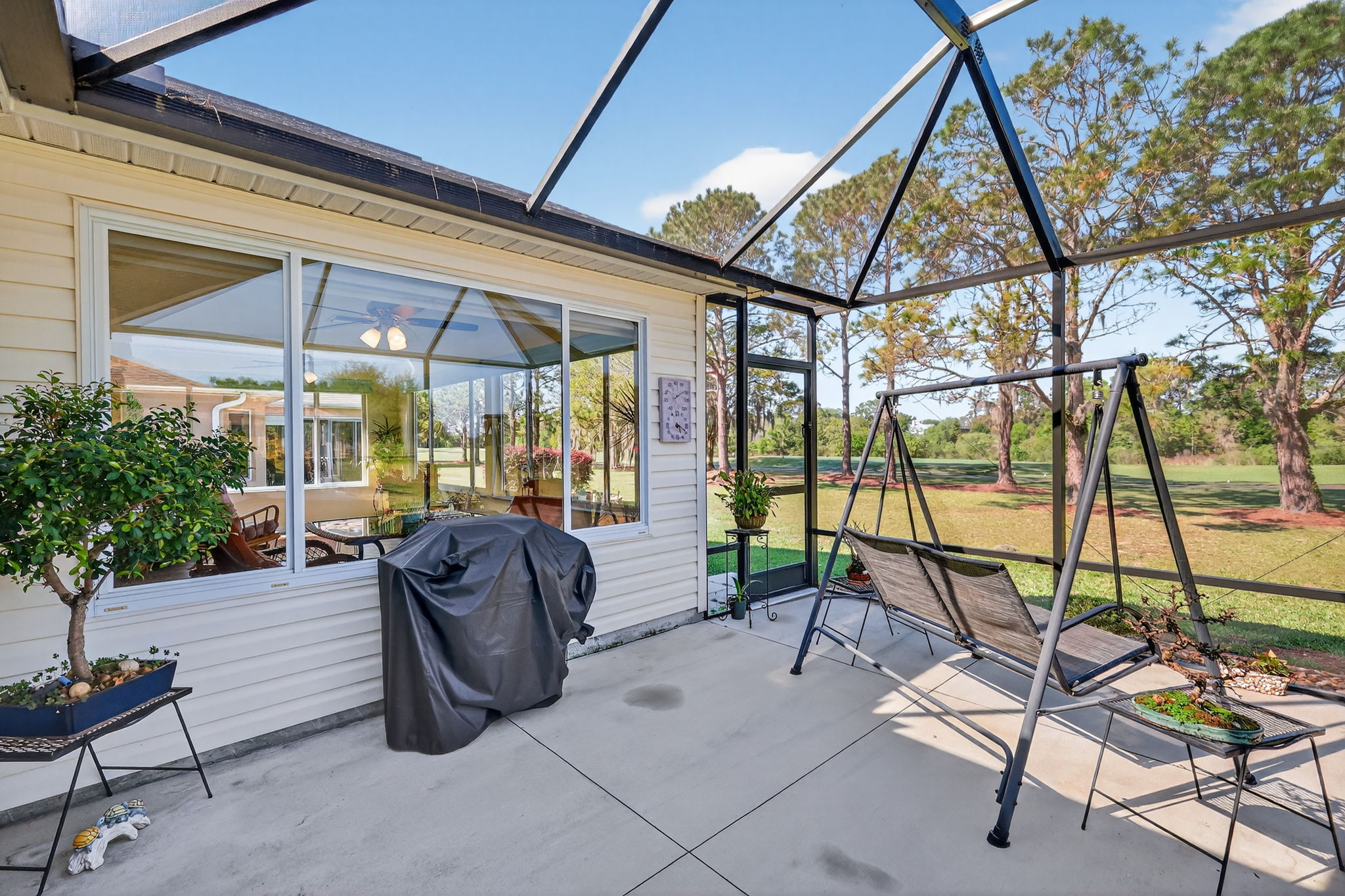 Birdcage with Incredible Golf Front Views!
