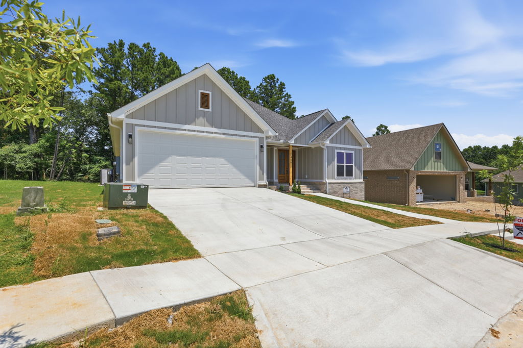 Residential real estate media in Bryant, Arkansas by Avery & Bryant