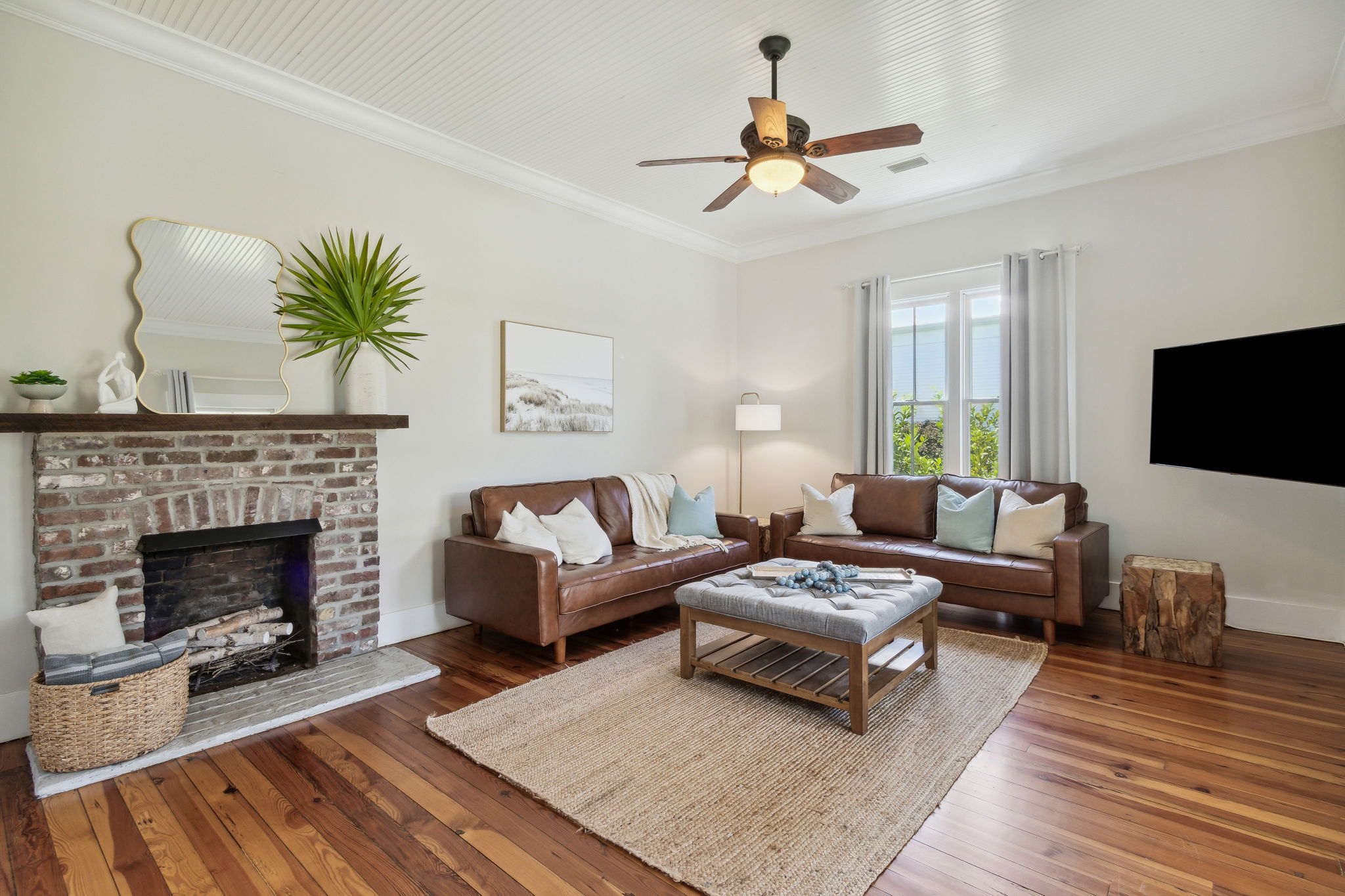 It has a bright, sunny vibe with a 10 ft. tongue and groove pine ceiling ...