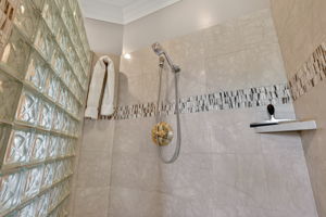  Photo 51