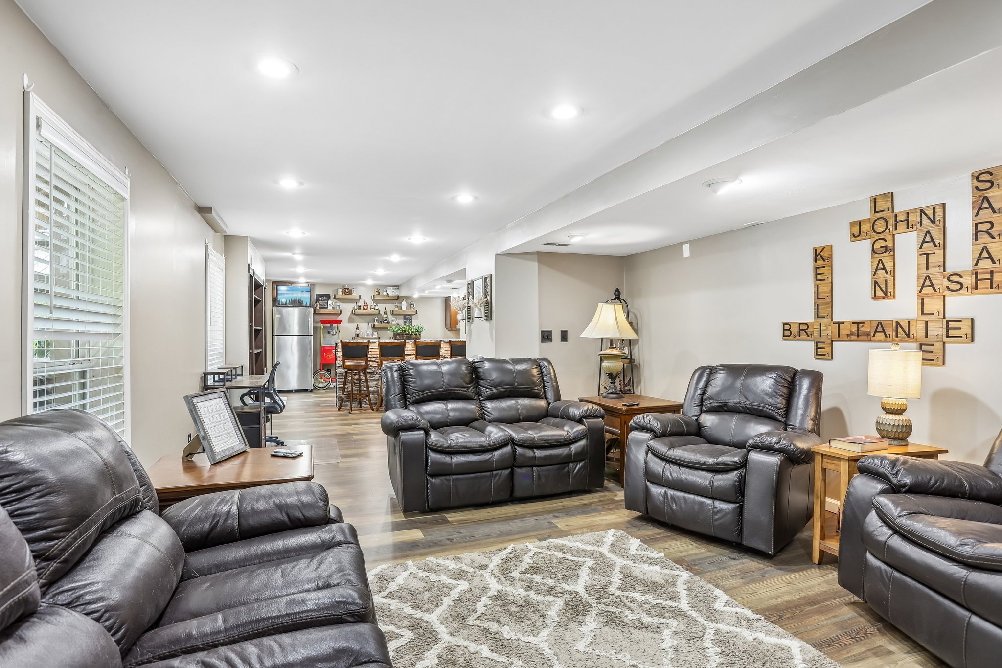 Winwood Cir-S1206-032.jpg