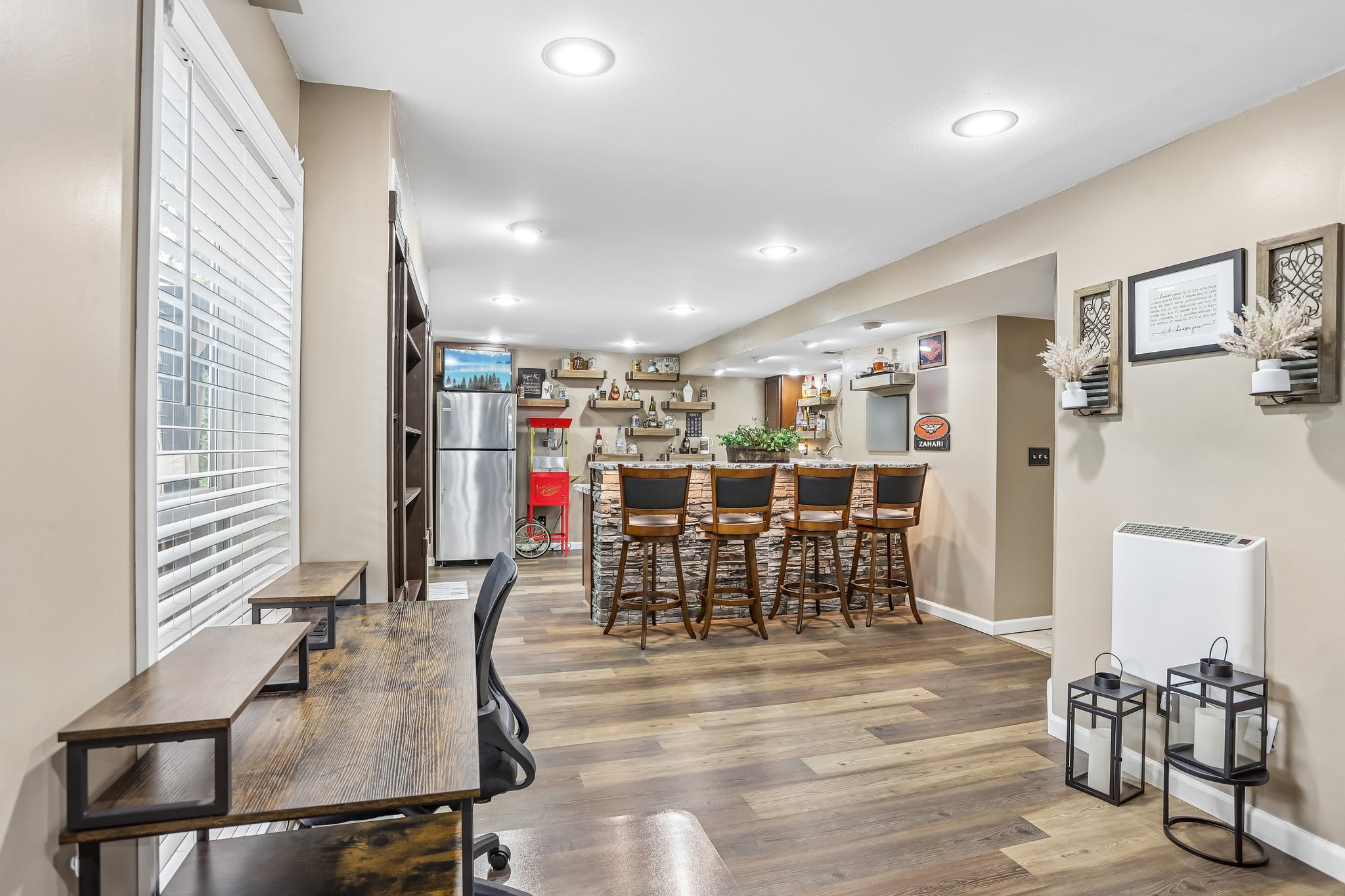 Winwood Cir-S1206-033.jpg