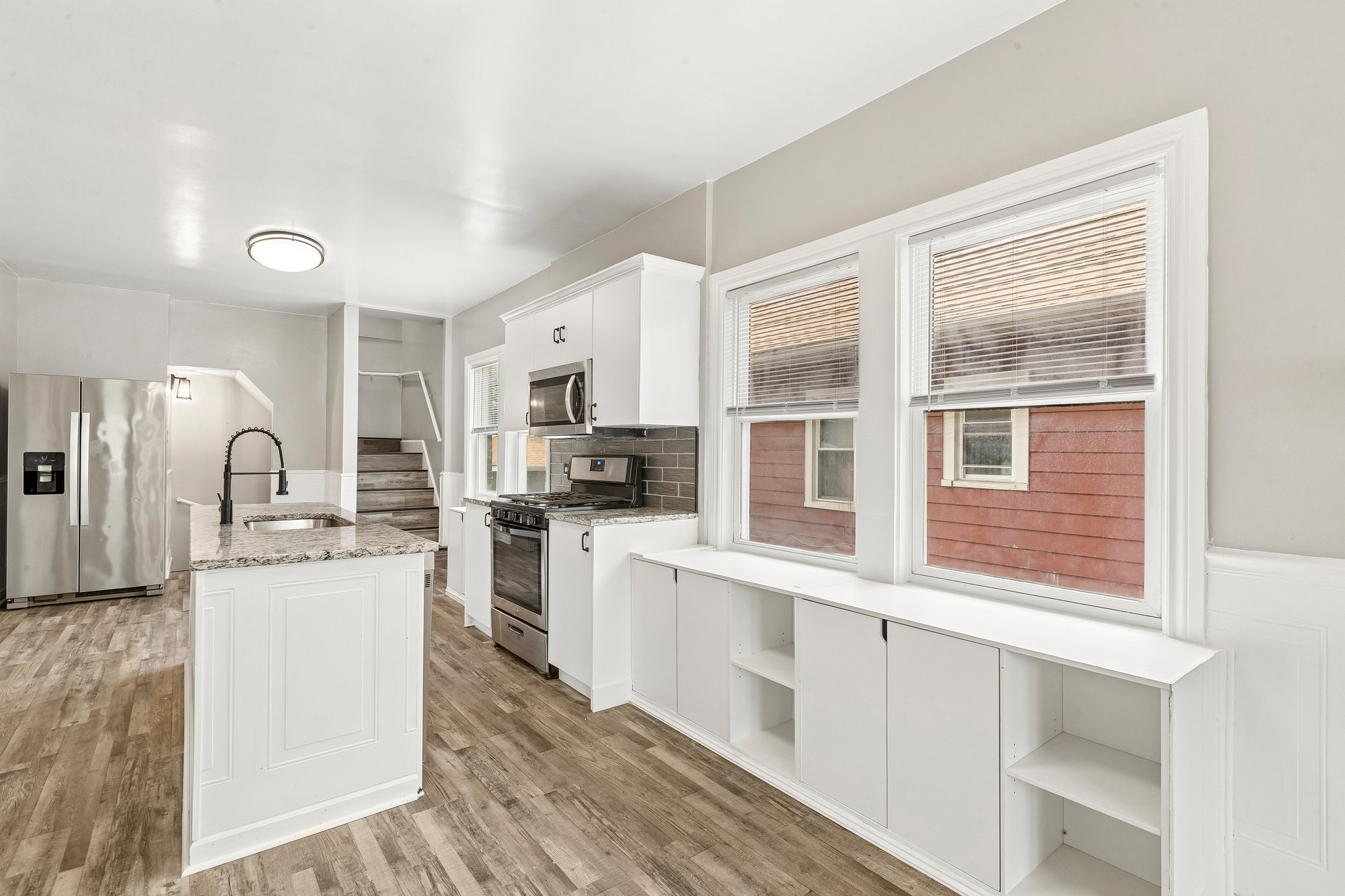 Eberly Ave-S2207-007.jpg