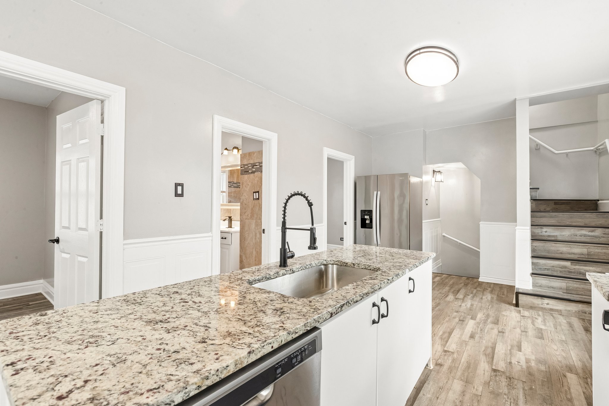 Eberly Ave-S2207-009.jpg