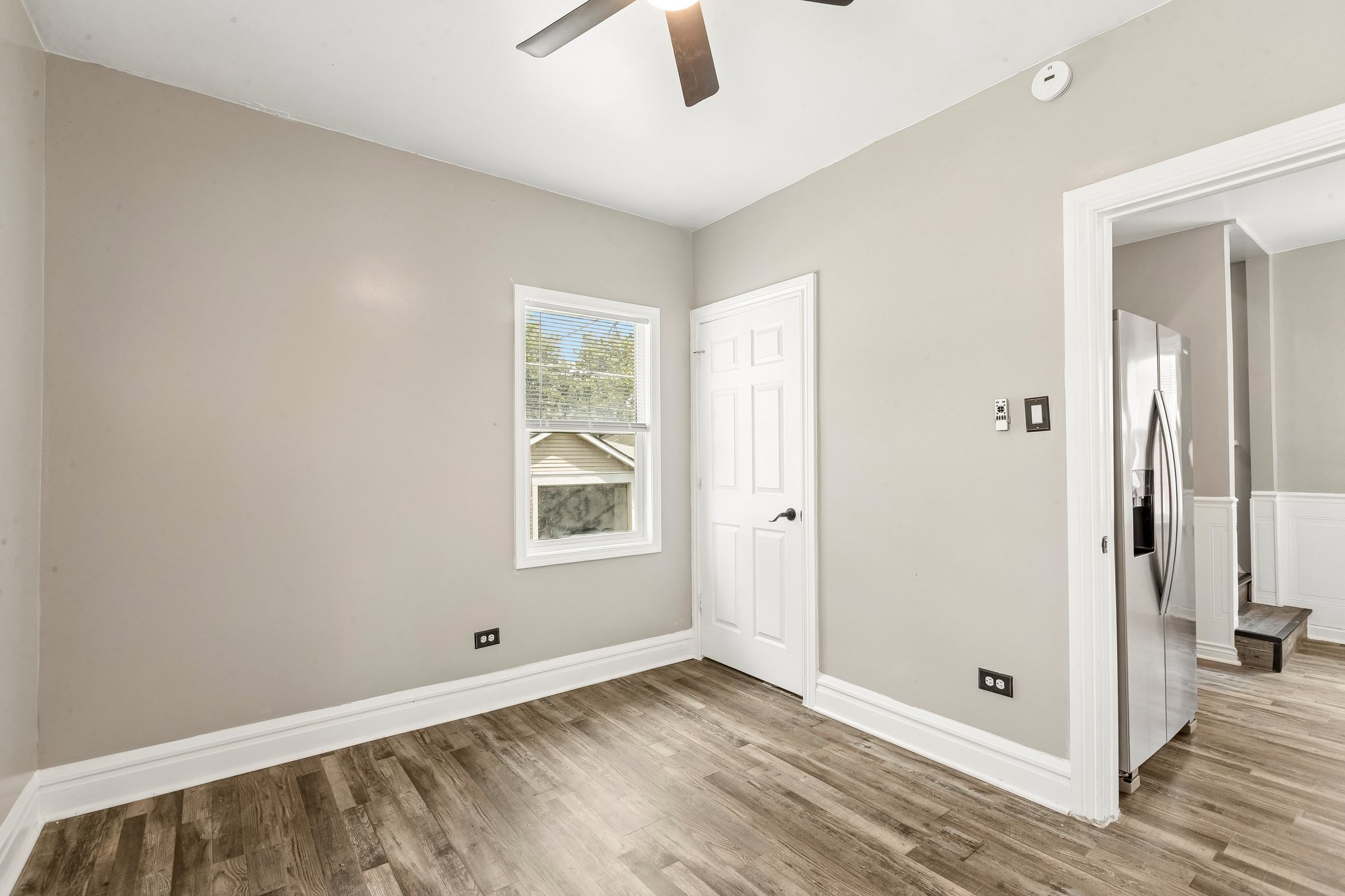 Eberly Ave-S2207-015.jpg