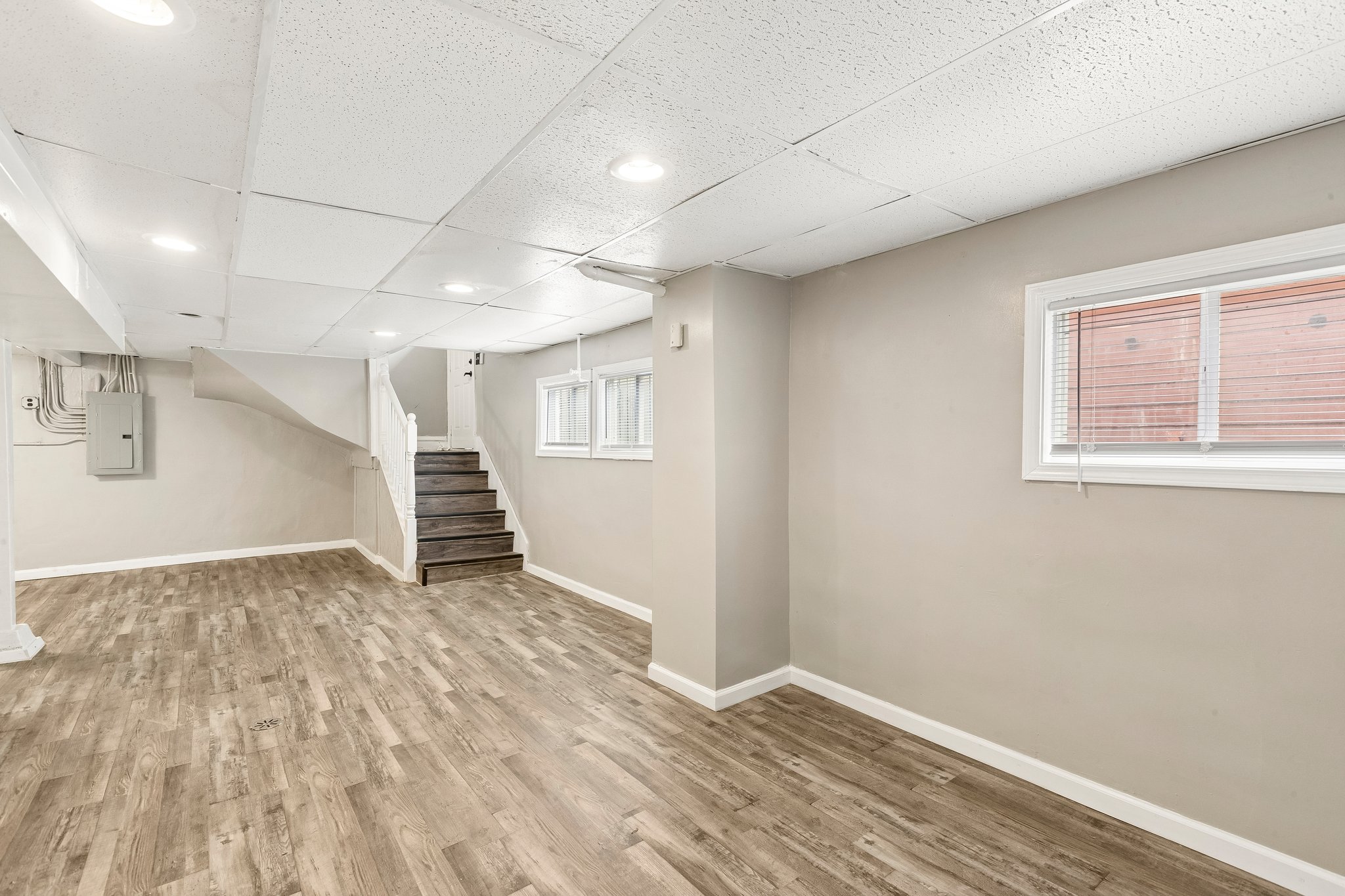 Eberly Ave-S2207-031.jpg
