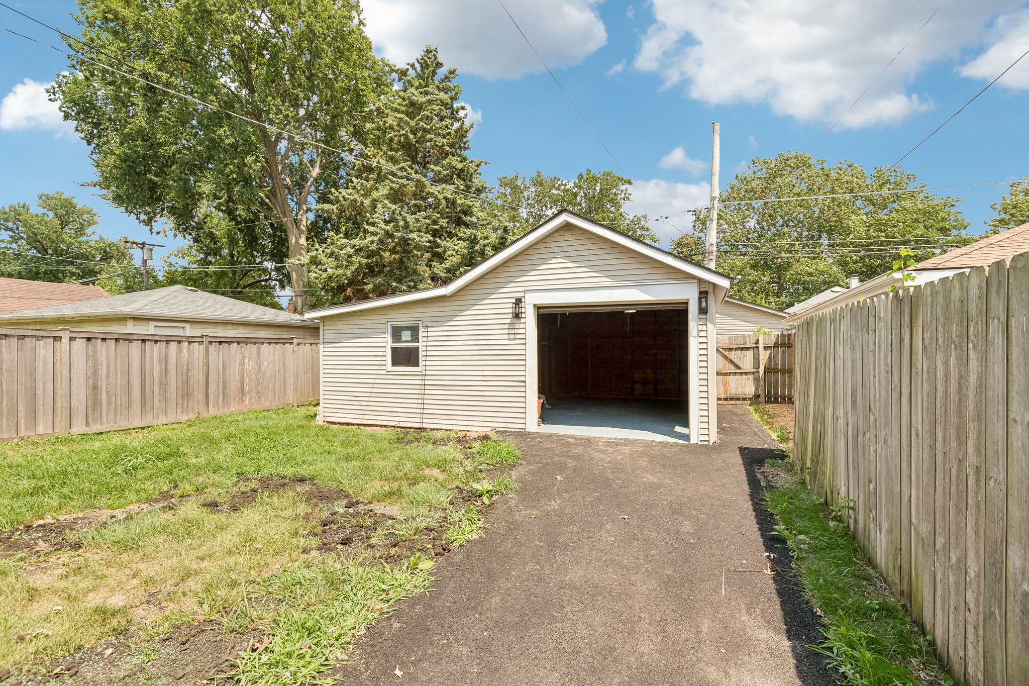 Eberly Ave-S2207-037.jpg