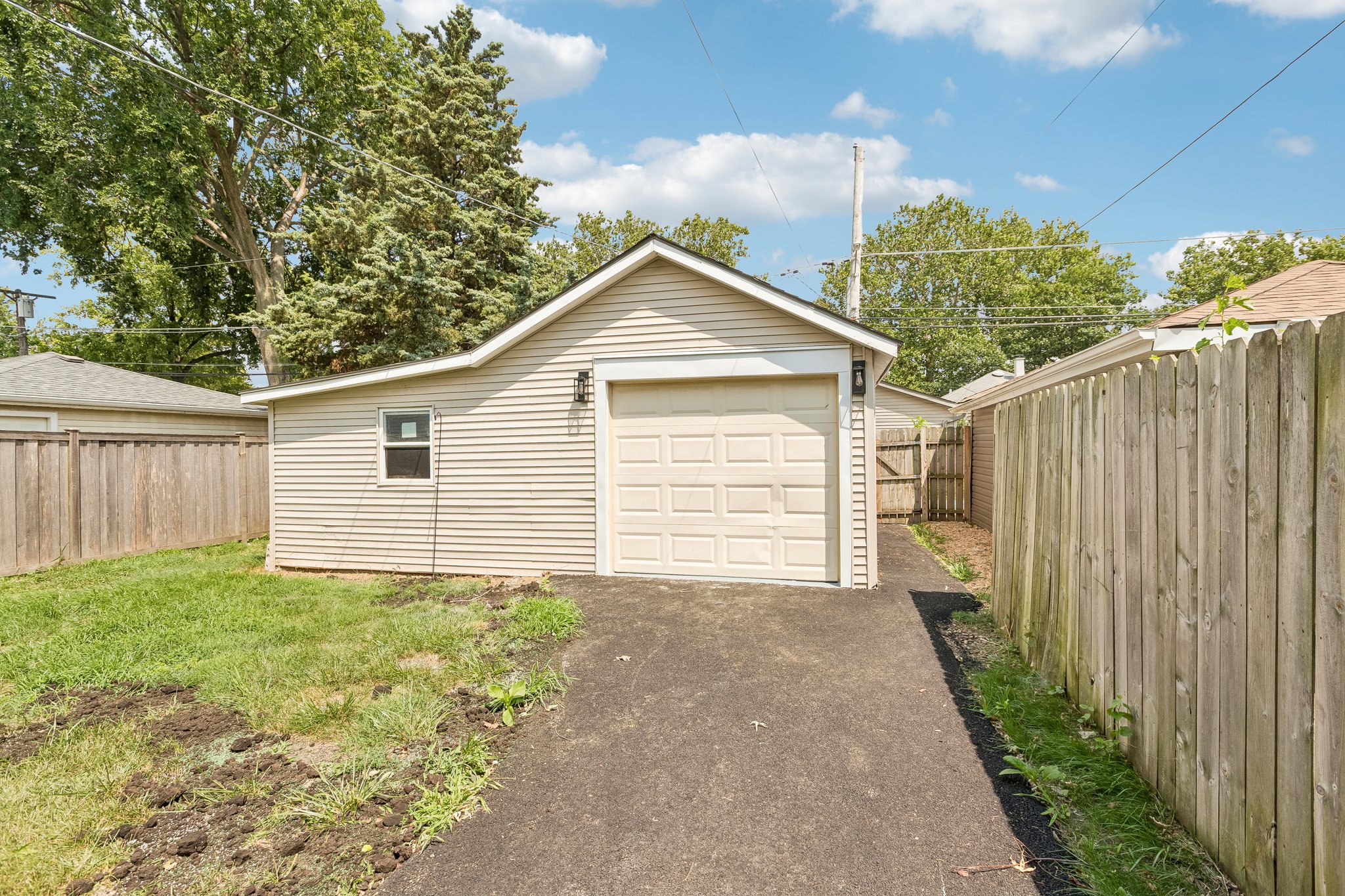 Eberly Ave-S2207-039.jpg