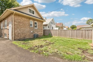 Eberly Ave-S2207-041.jpg