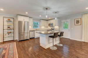 Kitchen/Breakfast Bar
