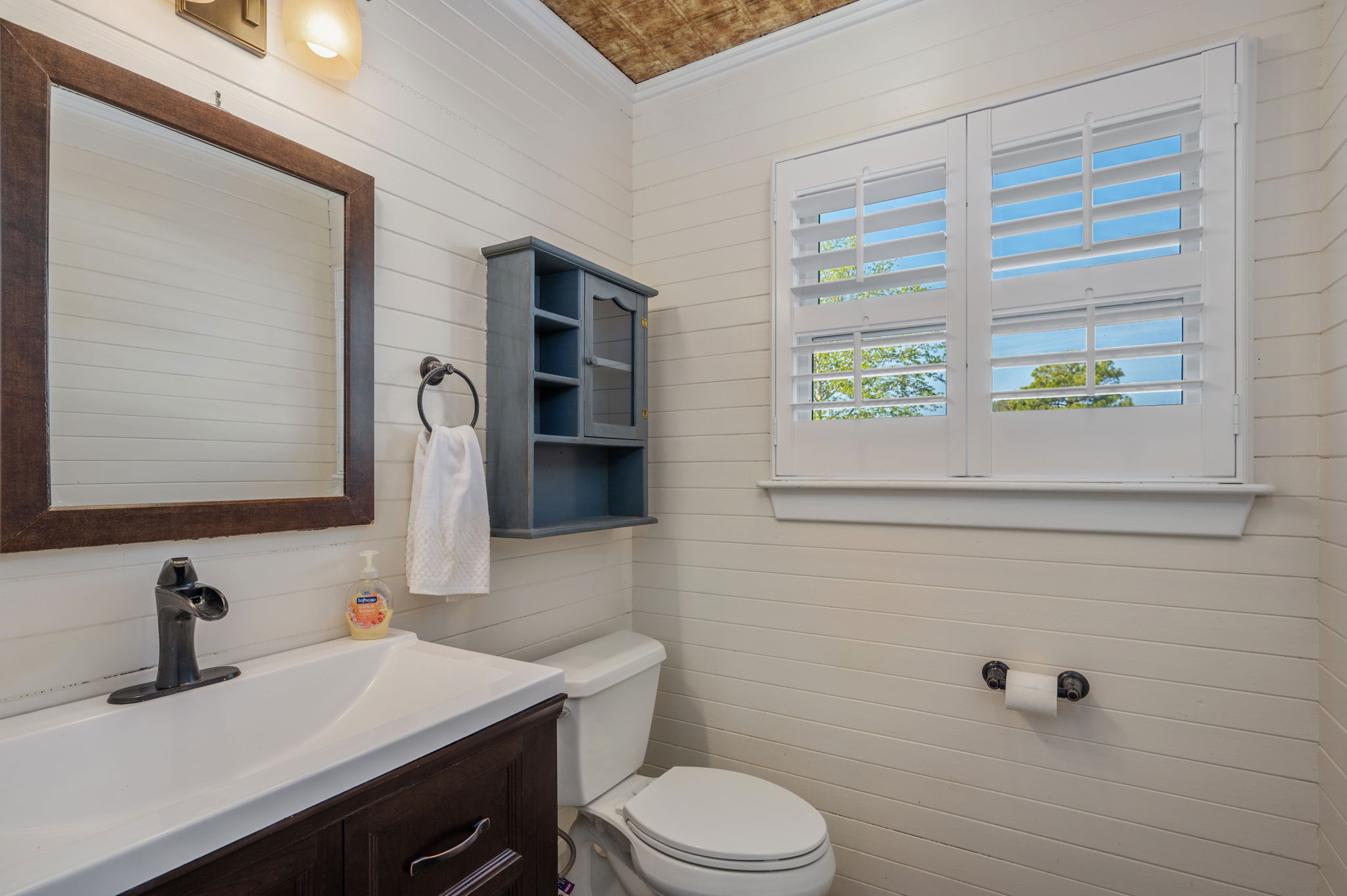 4164-Thick-Ridge-Half-Bath