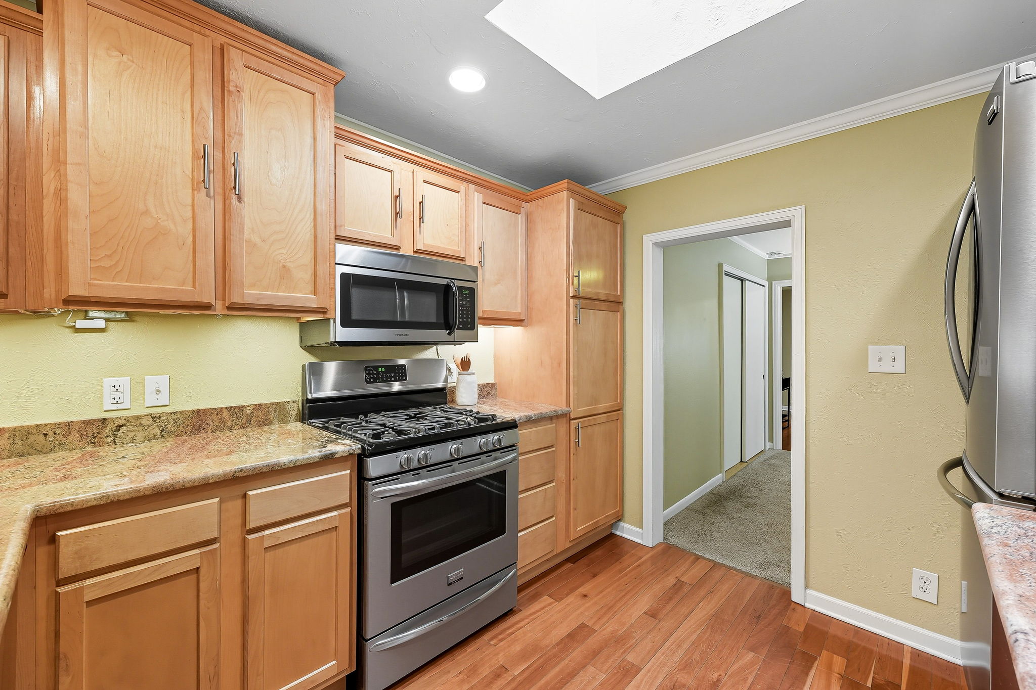 Prep space throughout and ready for your culinary creations!