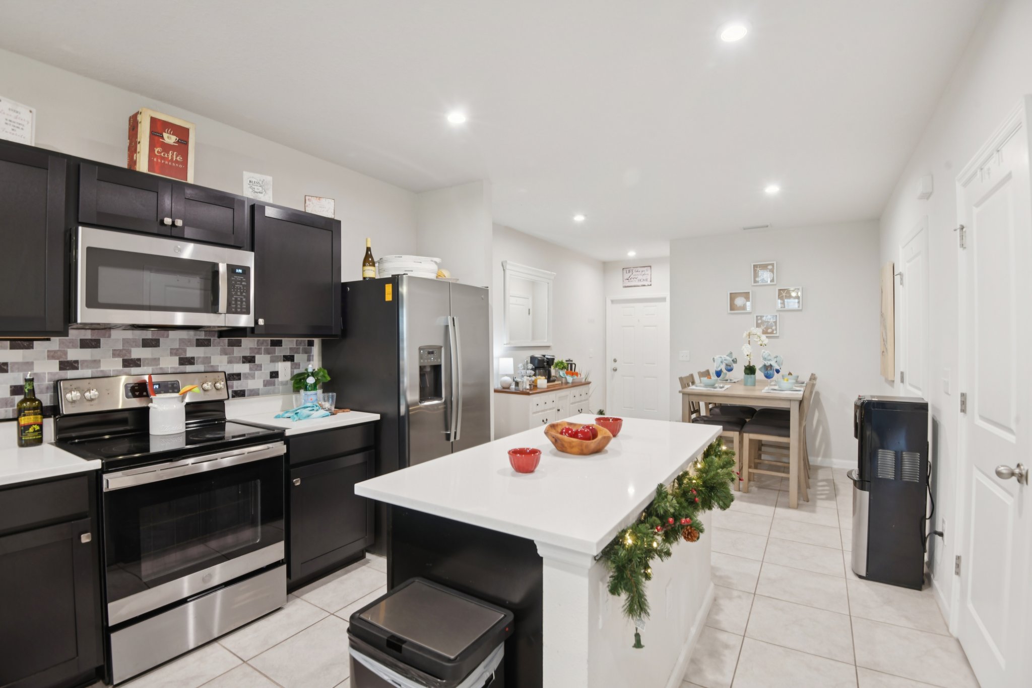 Harbour Palm Dr-S1712-014.jpg