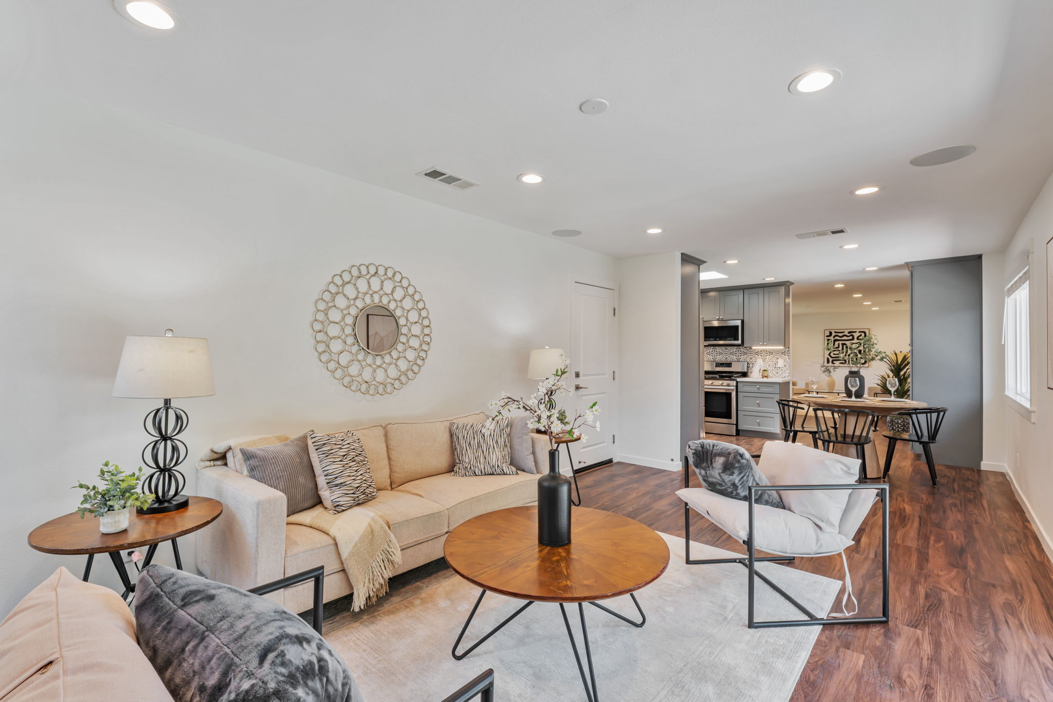 011_41674 Mahoney St