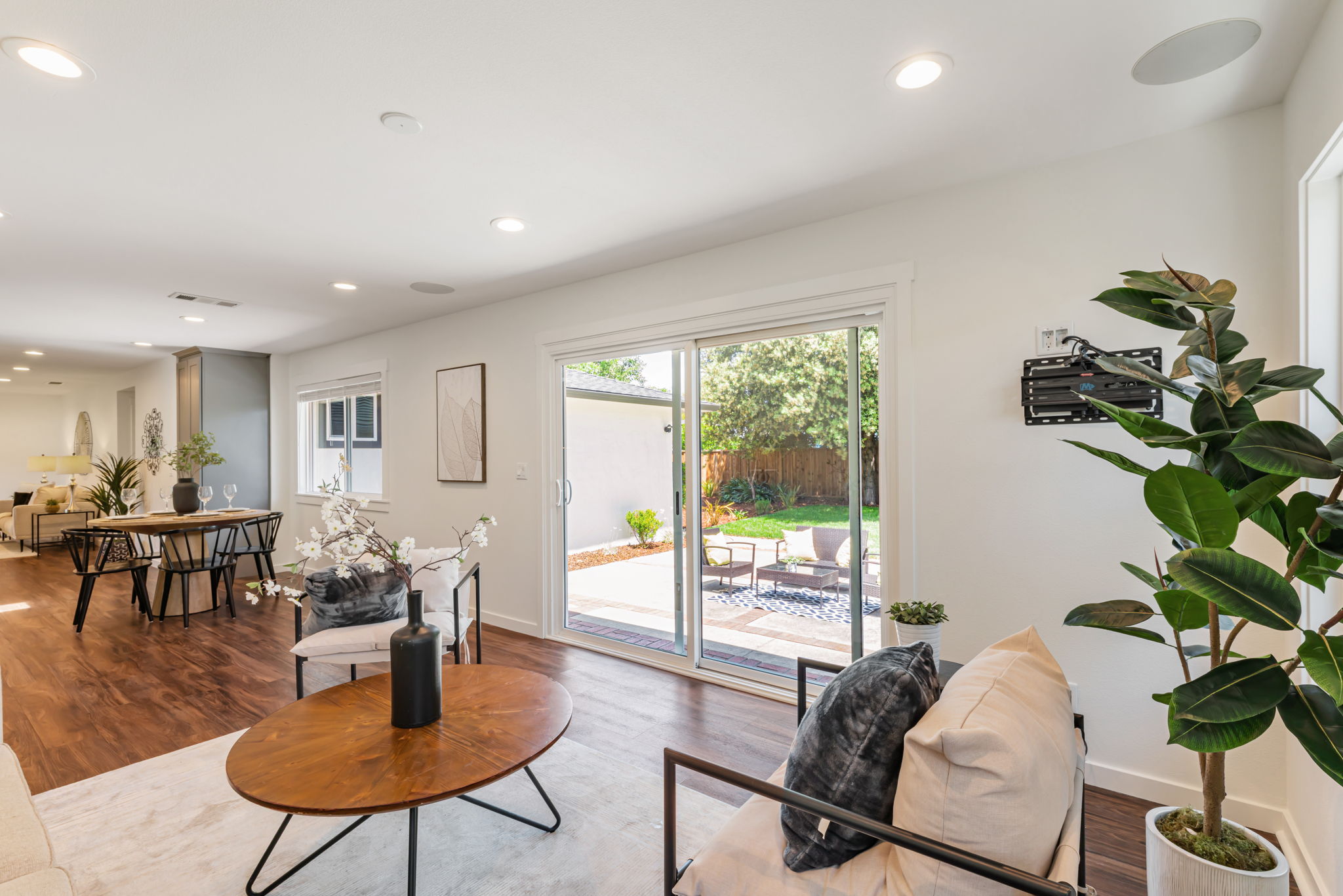 012_41674 Mahoney St