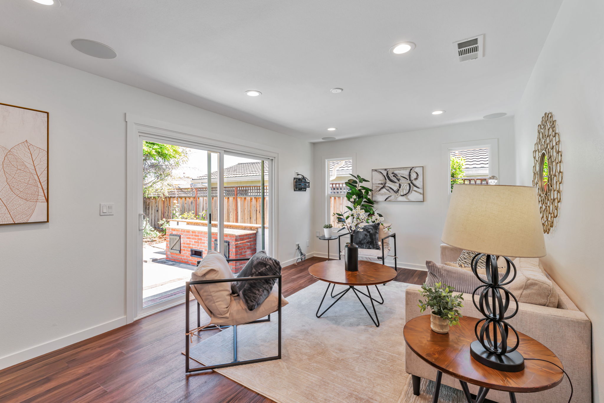013_41674 Mahoney St
