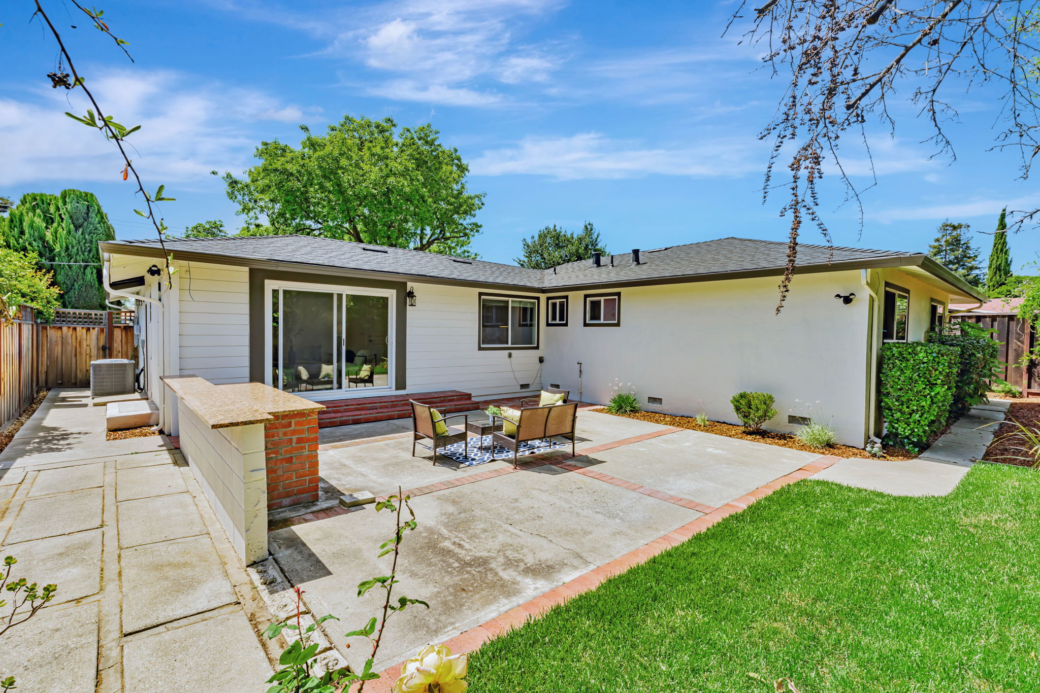 042_41674 Mahoney St